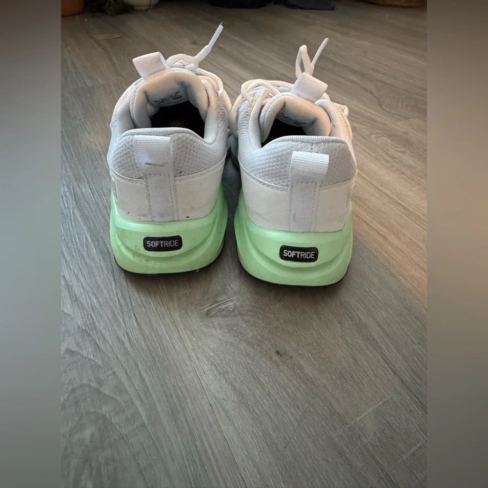 PUMA Women's Softride Sneaker - Picture 7 of 8